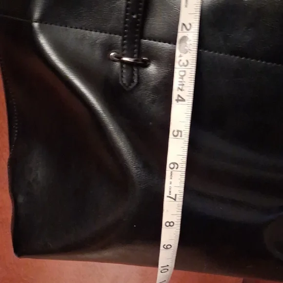 Black Leather Tote Bag - Classic Everyday Shoulder Bag - Picture 12 of 13